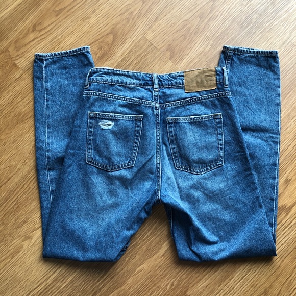 H&M High-Waisted Straight Leg Jeans - Picture 7 of 9